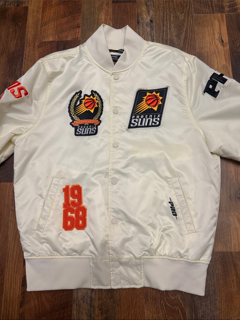Phoenix Suns Pro Standard DTLR Exclusive Satin Bomber Jacket L Cream